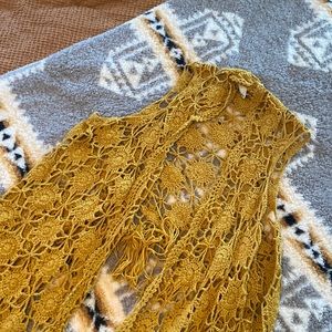 Buckle crochet fringe vest